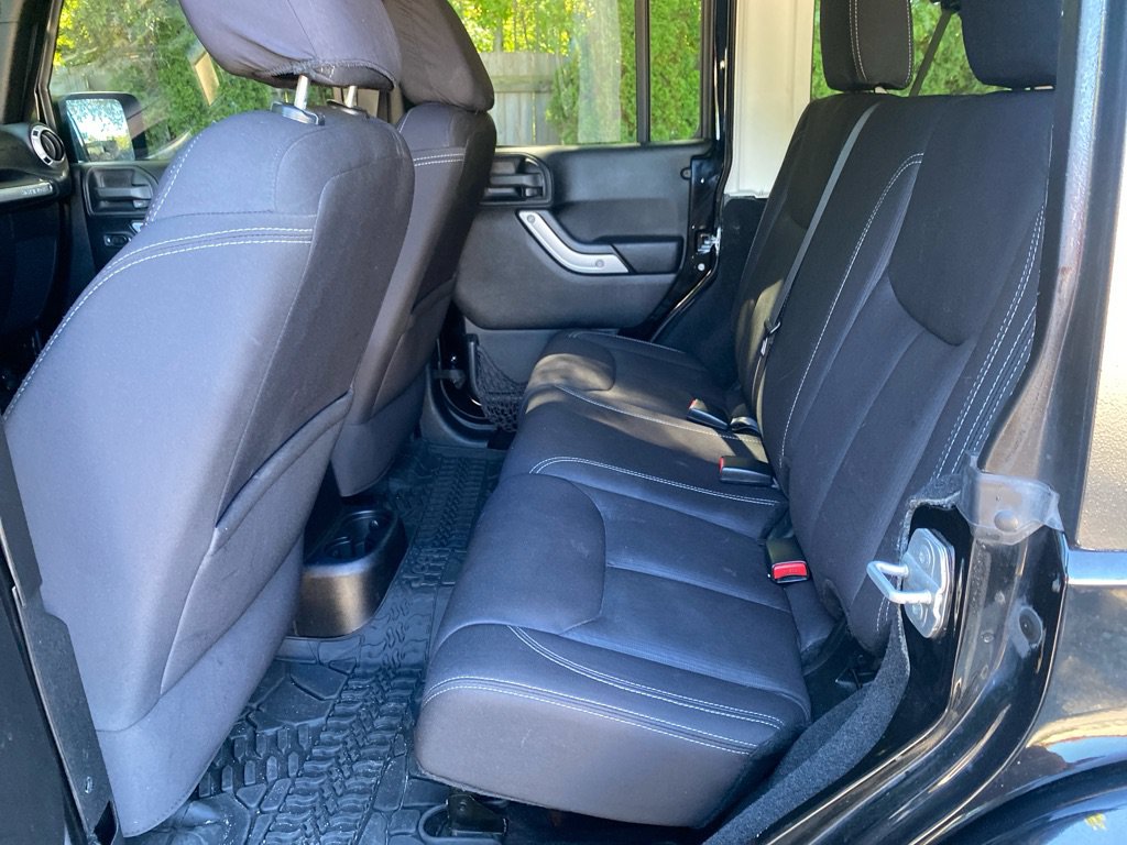 Used 2014 Jeep Wrangler Unlimited Sahara w/ Dual Top Group AWD/4WD image 17