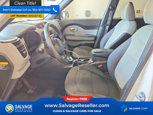 Used 2015 Kia Soul FWD image 9
