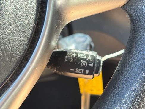 Used 2012 Toyota Yaris LE FWD image 14