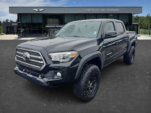 Used 2016 Toyota Tacoma TRD Off-Road image 1
