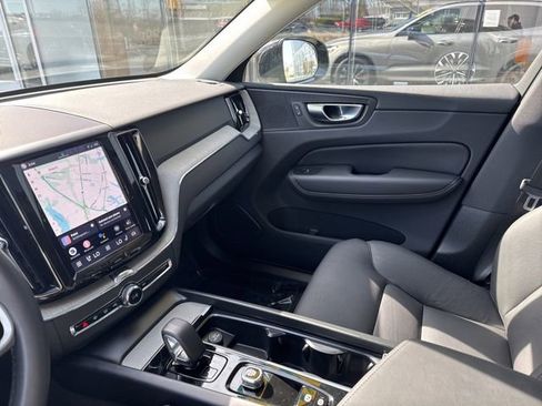 Certified 2025 Volvo XC60 B5 Plus w/ Climate Package AWD/4WD image 20