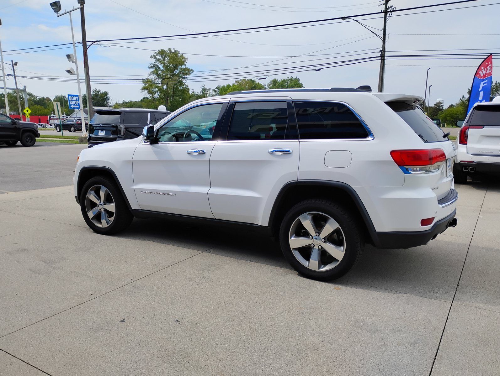 Used 2014 Jeep Grand Cherokee Limited w/ Luxury Group II AWD/4WD image 10
