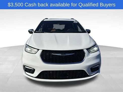 New 2026 Chrysler Pacifica Pinnacle image 3