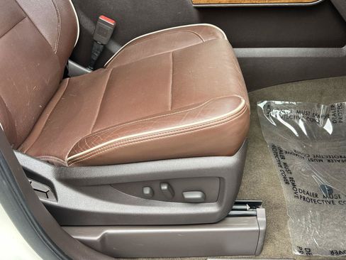 Used 2014 Chevrolet Silverado 1500 High Country w/ High Country Premium Package AWD/4WD image 18
