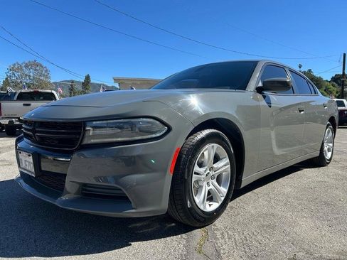 Used 2019 Dodge Charger SXT image 1