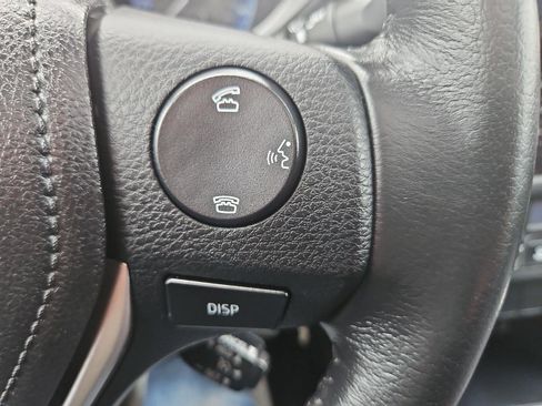 Used 2015 Toyota Corolla S image 29