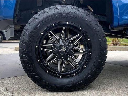 Used 2018 Ford F150 Lariat w/ Equipment Group 502A Luxury image 8