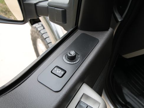 Used 2016 Ford F250 Lariat AWD/4WD image 23