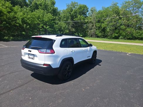 Used 2021 Jeep Cherokee Latitude Plus AWD/4WD image 7