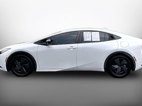 Used 2023 Toyota Prius LE FWD image 5