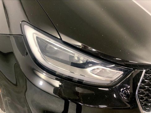 Used 2024 Chrysler Pacifica Touring-L FWD image 27