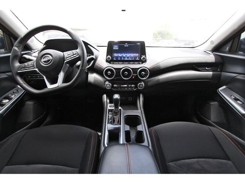 Certified 2025 Nissan Sentra SR FWD image 9