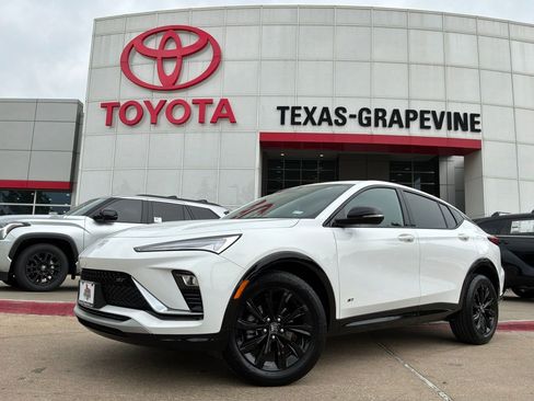 Used 2025 Buick Envista Sport Touring FWD image 2