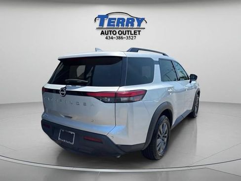 Used 2024 Nissan Pathfinder SV FWD image 9