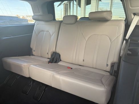 Used 2024 Ford Expedition Limited image 16