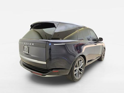 Used 2025 Land Rover Range Rover Autobiography AWD/4WD image 9