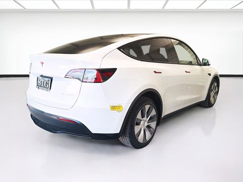 Used 2022 Tesla Model Y Long Range AWD/4WD image 4