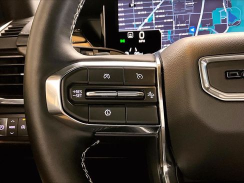 Used 2025 GMC Acadia Denali FWD image 23
