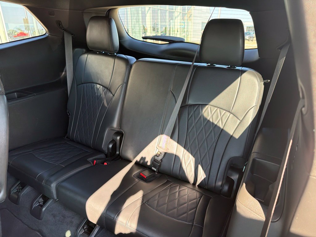 Used 2022 Buick Enclave Avenir w/ Avenir Technology Package FWD image 17