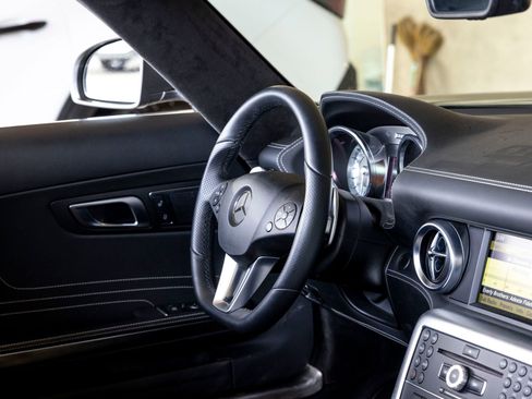 Used 2012 Mercedes-Benz SLS AMG Base image 27