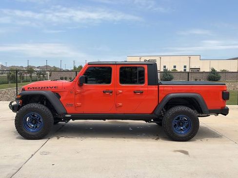 Used 2023 Jeep Gladiator Mojave w/ LED Lighting Group AWD/4WD image 6