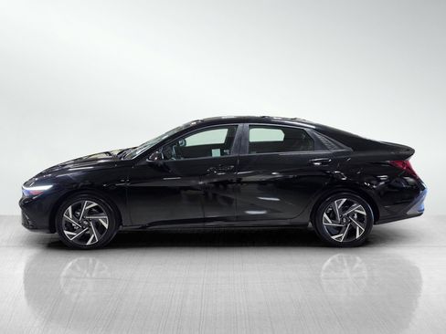 Certified 2025 Hyundai Elantra Sport FWD image 4