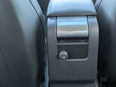 Used 2018 Volvo S60 T5 Inscription image 25