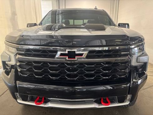 Used 2023 Chevrolet Silverado 1500 ZR2 AWD/4WD image 2