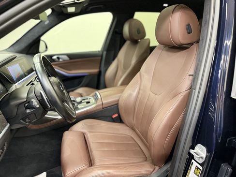 Used 2022 BMW X7 xDrive40i w/ M Sport Package AWD/4WD image 7