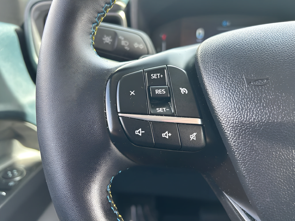 Certified 2025 Ford Maverick Lobo AWD/4WD image 18