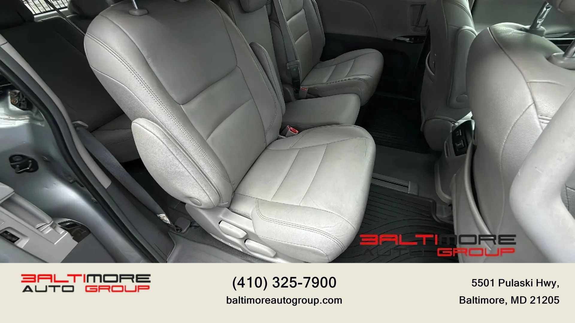 Used 2019 Toyota Sienna XLE Premium FWD image 24