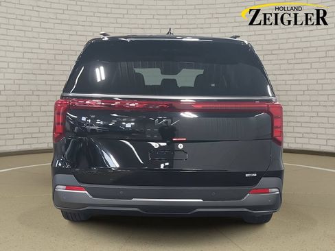 Used 2026 Kia Carnival SX w/ SX Dark Edition Package FWD image 6