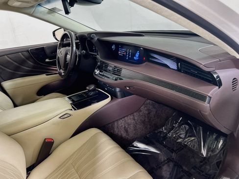 Used 2018 Lexus LS 500 AWD w/ Interior Upgrade Package image 28