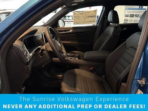 New 2024 Volkswagen Atlas Cross Sport SEL R-Line image 13