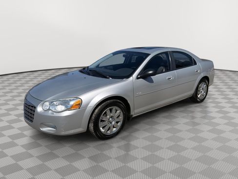 Used 2006 Chrysler Sebring Touring image 3