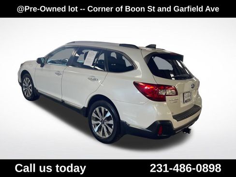 Used 2019 Subaru Outback 3.6R Touring w/ Popular Package #3A AWD/4WD image 3