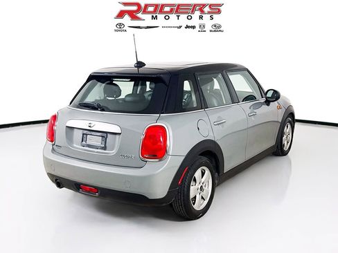 Used 2015 MINI Cooper 4-Door Hardtop FWD image 8