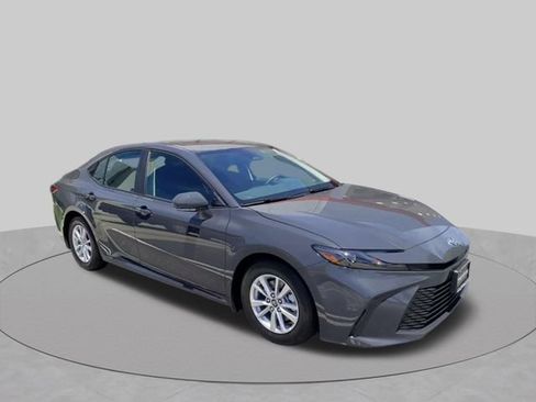 Used 2025 Toyota Camry LE FWD image 2