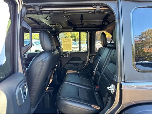 Certified 2022 Jeep Wrangler Unlimited Sahara image 10