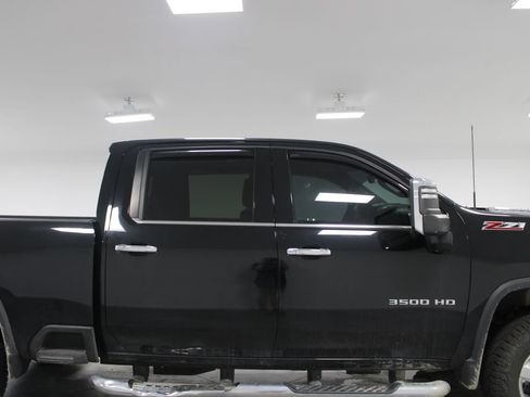 Used 2020 Chevrolet Silverado 3500 LTZ AWD/4WD image 11