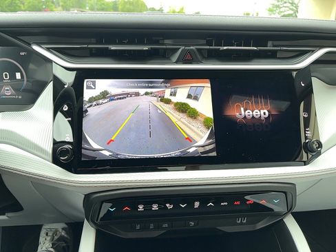 New 2026 Jeep Cherokee Overland AWD/4WD image 30