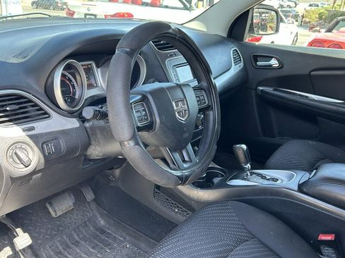 Used 2017 Dodge Journey SXT w/ Comfort/Convenience Group AWD/4WD image 13