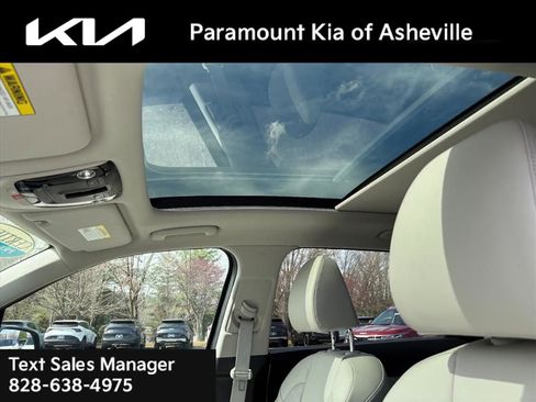 Certified 2025 Kia Sorento EX w/ Panoramic Sunroof Package image 14