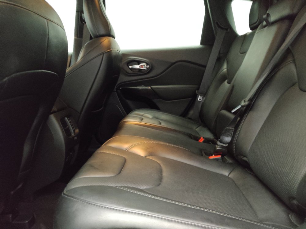 Used 2023 Jeep Cherokee Altitude Lux AWD/4WD image 18