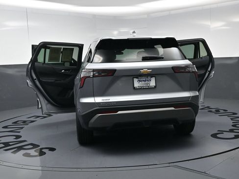Used 2026 Chevrolet Equinox LT FWD image 27