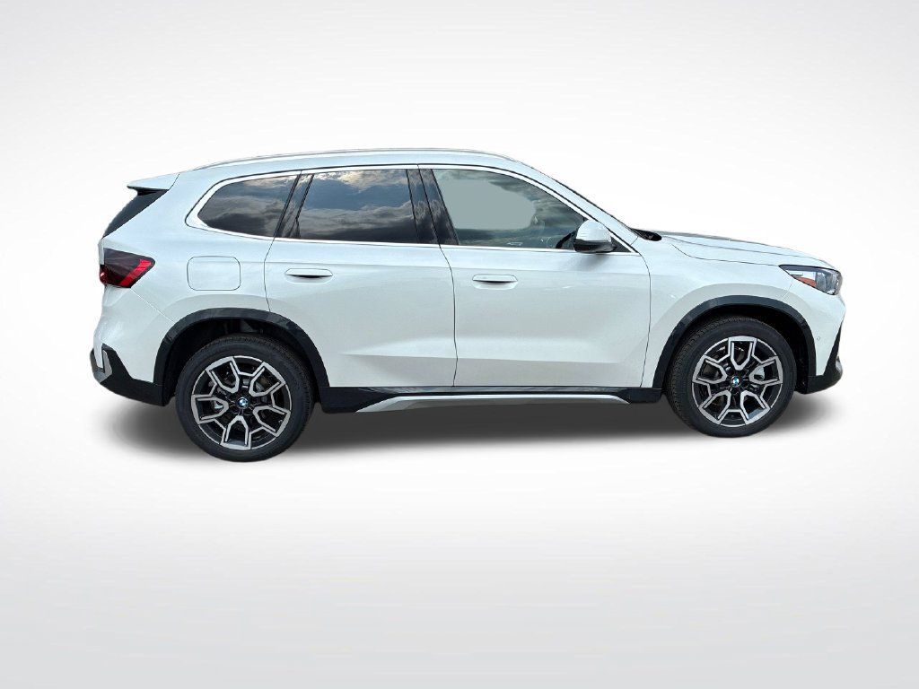 New 2027 BMW X1 xDrive28i AWD/4WD image 2
