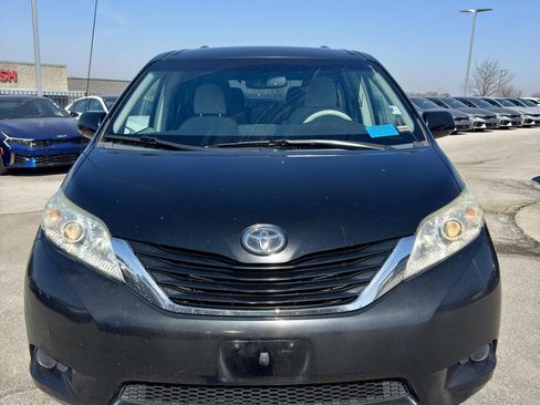 Used 2014 Toyota Sienna LE image 8