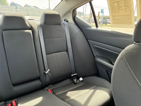 Used 2025 Nissan Altima 2.5 SV FWD image 31