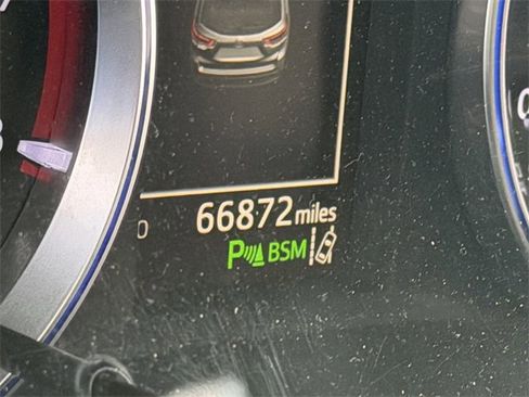 Used 2017 Toyota Highlander Limited image 9