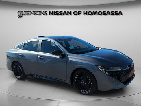 New 2026 Nissan Sentra SR w/ Floor Mat Package FWD image 1